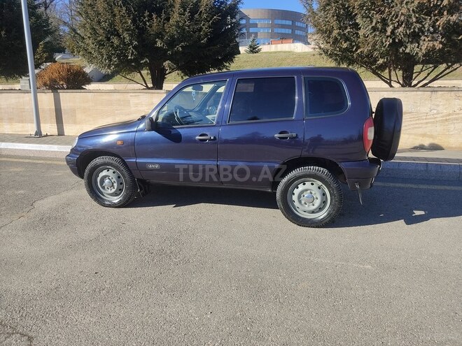 Chevrolet Niva 2005, 10,800 km - 1.7 l - Qusar