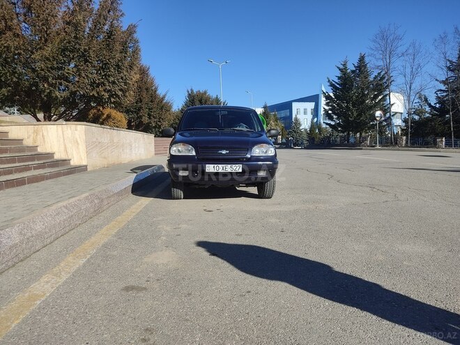 Chevrolet Niva 2005, 10,800 km - 1.7 l - Qusar