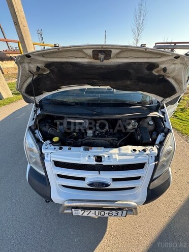 Ford Transit-15