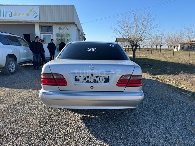 Mercedes E 240 2001, 345,167 km - 2.4 л - Bakı