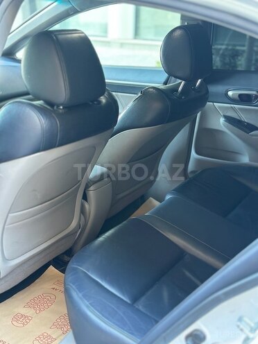 Honda Civic 2010, 305,000 km - 1.3 л - Bakı
