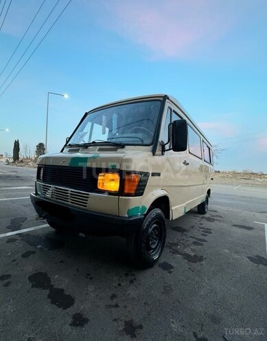 Mercedes 208 D 1994, 523,122 km - 2.3 l - Gəncə