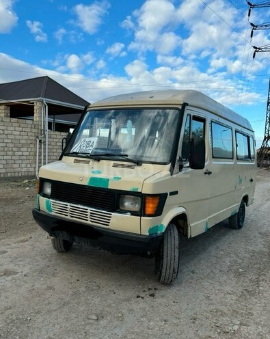 Mercedes 208 D 1994, 523,122 km - 2.3 l - Gəncə