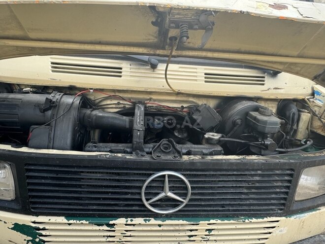 Mercedes 208 D 1994, 523,122 km - 2.3 l - Gəncə