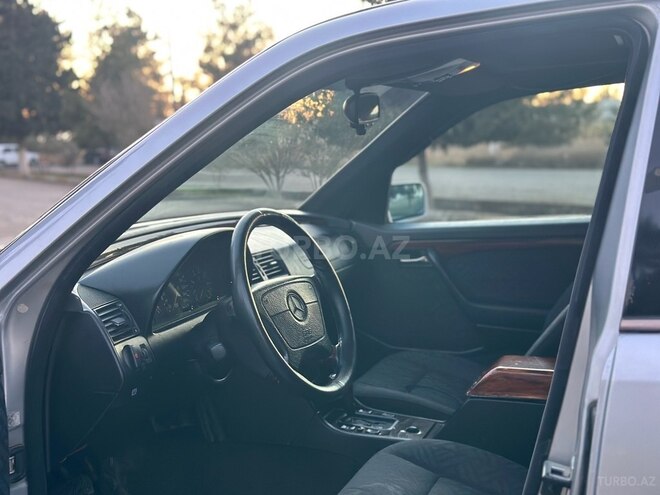 Mercedes C 280 1995, 278,000 km - 2.8 l - Salyan
