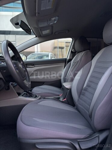 Hyundai Elantra 2017, 140,000 km - 2.0 л - Bakı