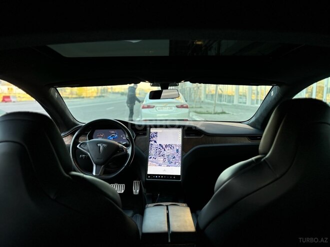 Tesla Model S-8