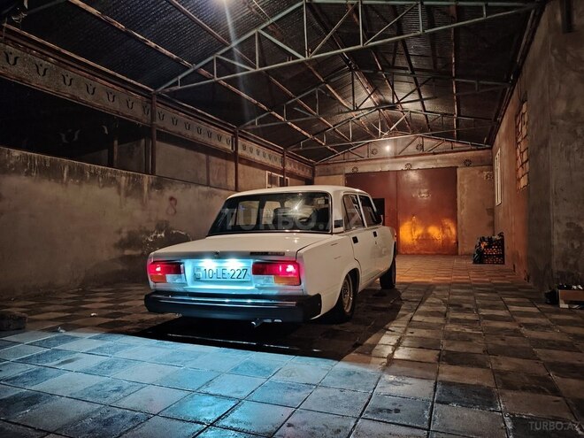 LADA (VAZ) 2107 2003, 9,500 km - 1.6 л - İmişli