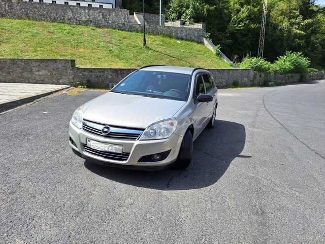 Opel Astra 2006, 319,000 km - 1.6 l - Şəki