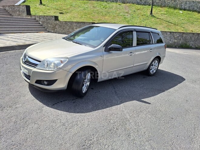 Opel Astra 2006, 319,000 km - 1.6 l - Şəki
