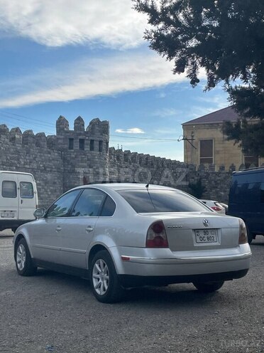 Volkswagen Passat 2004, 298,600 km - 1.8 l - Oğuz