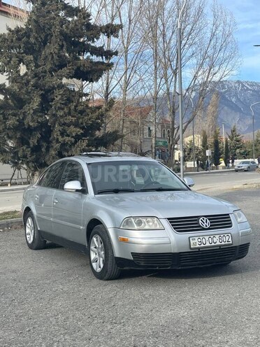 Volkswagen Passat 2004, 298,600 km - 1.8 l - Oğuz