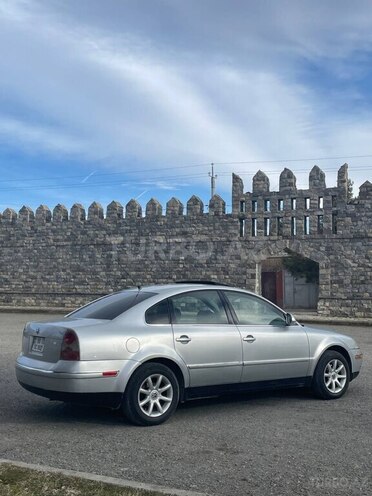 Volkswagen Passat 2004, 298,600 km - 1.8 l - Oğuz