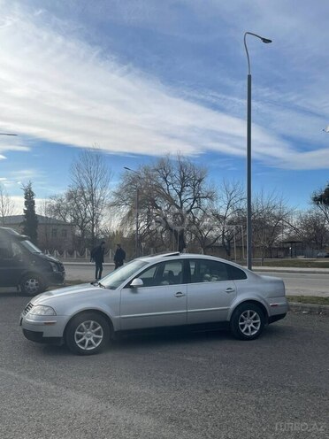 Volkswagen Passat 2004, 298,600 km - 1.8 l - Oğuz