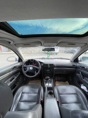 Volkswagen Passat 2004, 298,600 km - 1.8 l - Oğuz