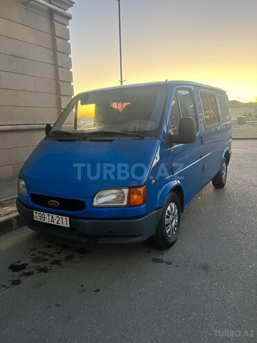 Ford Transit-2