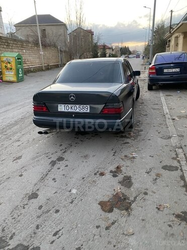Mercedes E 200 1991, 350,000 km - 2.0 l - Sumqayıt