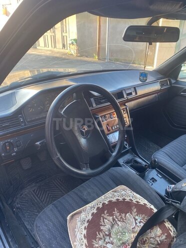 Mercedes E 200 1991, 350,000 km - 2.0 l - Sumqayıt