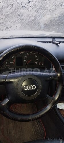 Audi A6 1999, 300,000 km - 2.8 л - Astara