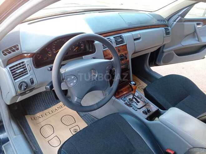 Mercedes E 240 1999, 275,000 km - 2.4 l - Bakı