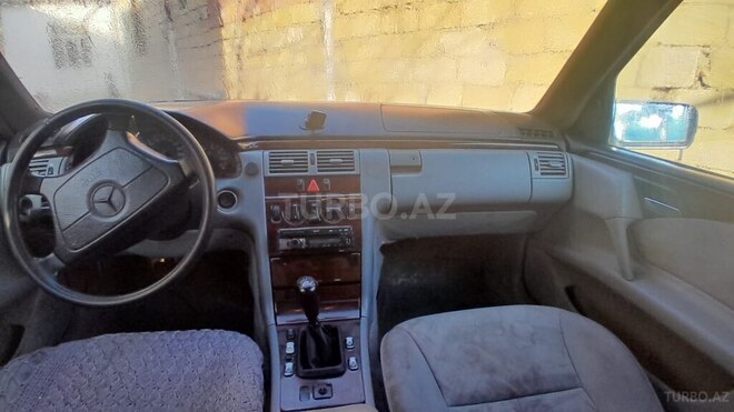Mercedes E 200 1997, 267,000 km - 2.0 l - Şirvan