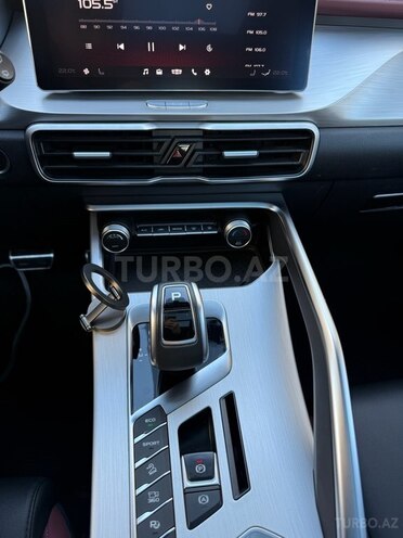 Geely Coolray-3