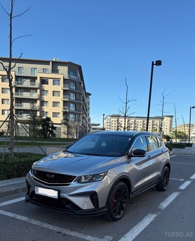 Geely Coolray-6