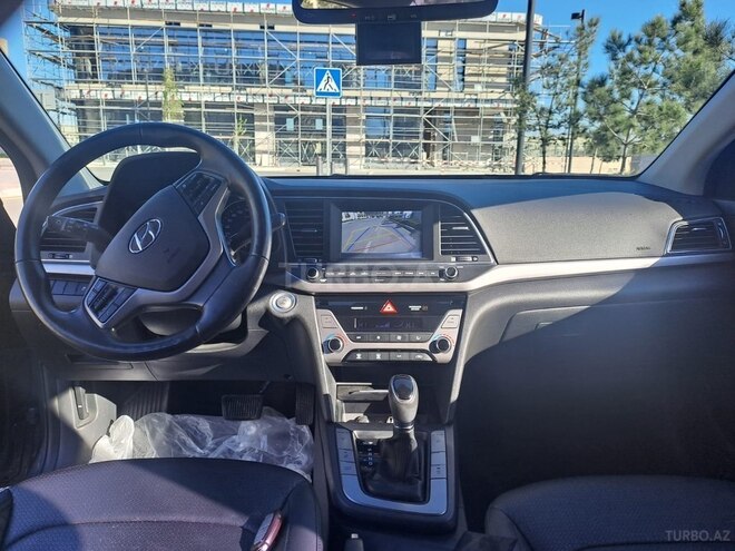 Hyundai Avante 2015, 196,090 km - 1.6 l - Bakı