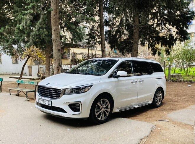 Kia Carnival-2