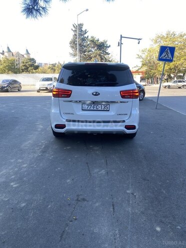 Kia Carnival-3