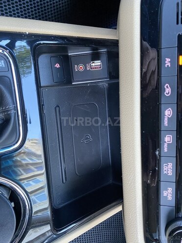 Kia Carnival-18