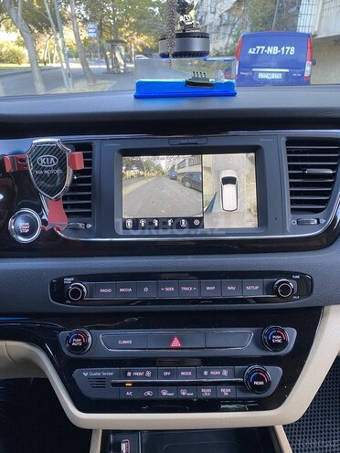 Kia Carnival-19