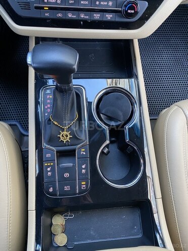 Kia Carnival-17