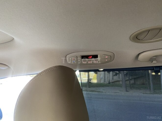 Kia Carnival-8