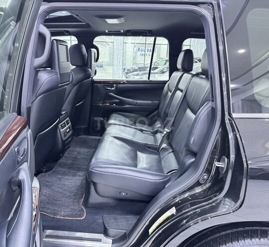 Lexus LX 570-14