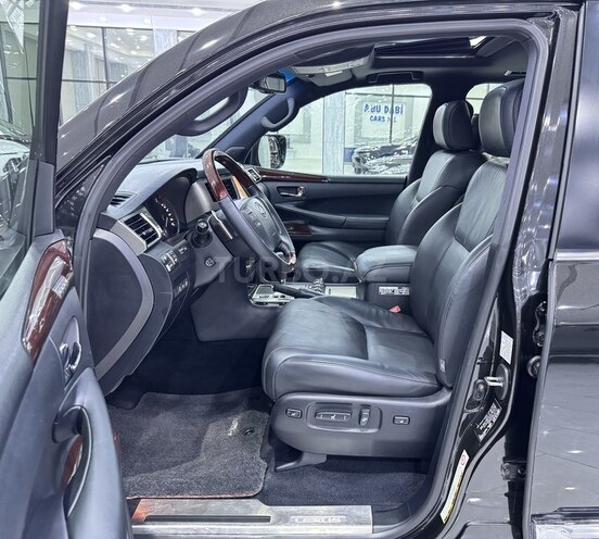 Lexus LX 570-11