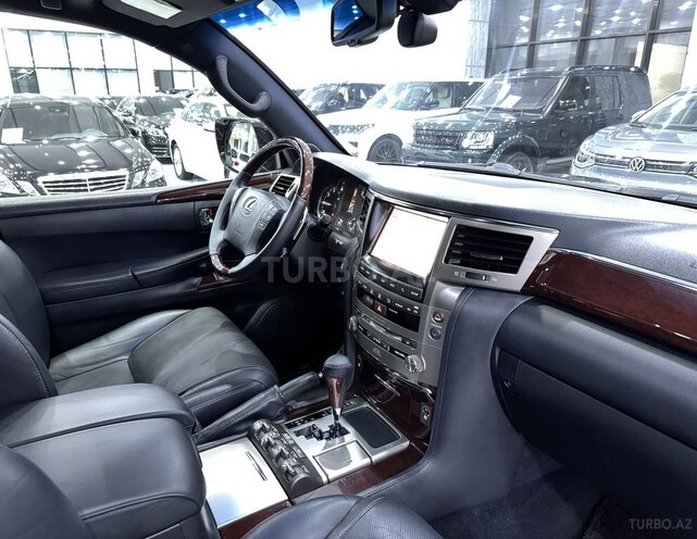 Lexus LX 570-10