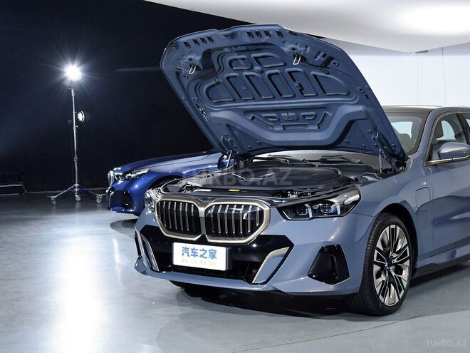 BMW i5 2025, 0 km - 0.0 l - Bakı