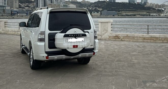 Mitsubishi Pajero 2010, 226,000 km - 3.5 л - Bakı