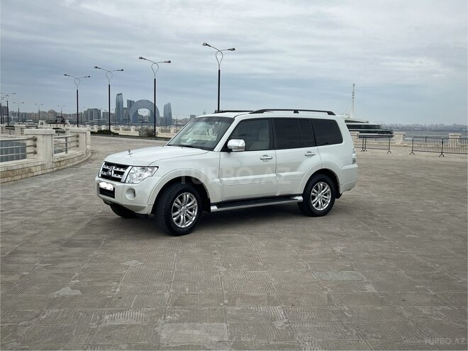 Mitsubishi Pajero 2010, 226,000 km - 3.5 л - Bakı
