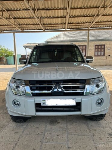 Mitsubishi Pajero 2010, 226,000 km - 3.5 л - Bakı