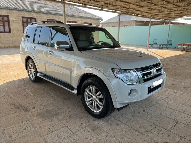 Mitsubishi Pajero 2010, 226,000 km - 3.5 л - Bakı
