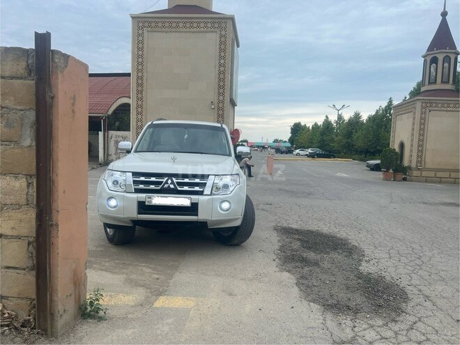 Mitsubishi Pajero 2010, 226,000 km - 3.5 л - Bakı
