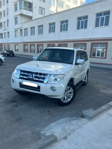 Mitsubishi Pajero 2010, 226,000 km - 3.5 л - Bakı