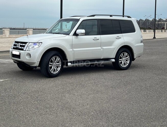 Mitsubishi Pajero 2010, 226,000 km - 3.5 л - Bakı