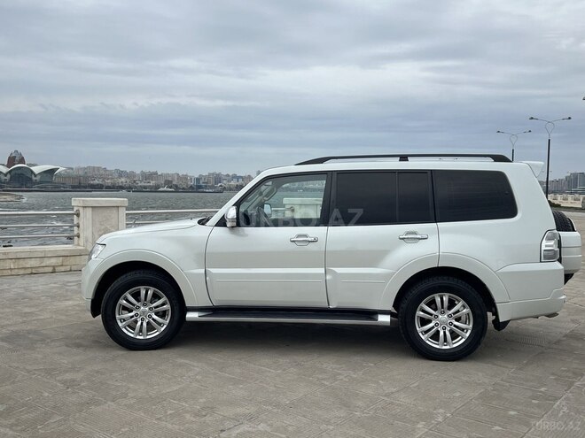 Mitsubishi Pajero 2010, 226,000 km - 3.5 л - Bakı