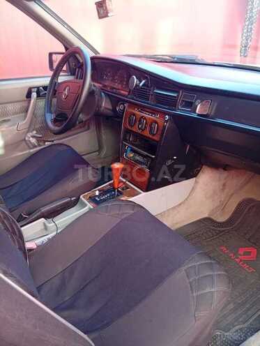 Mercedes 190 1992, 200,000 km - 2.0 л - Şəki