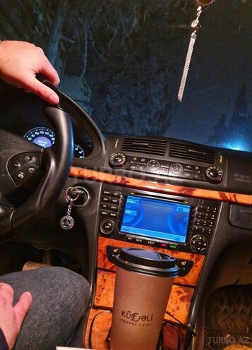 Mercedes E 350 2005, 275,000 km - 3.5 l - Bakı