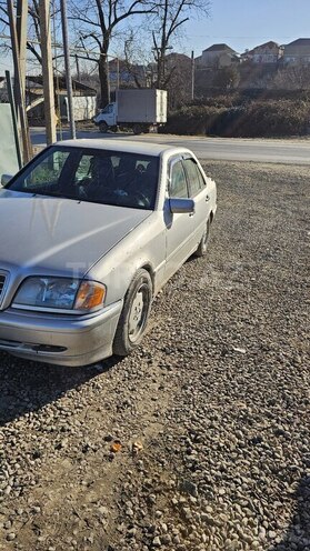 Mercedes C 220 1996, 280,000 km - 2.2 l - Quba