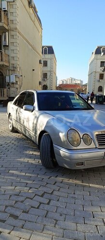 Mercedes E 240 1998, 458,135 km - 2.5 l - Bakı